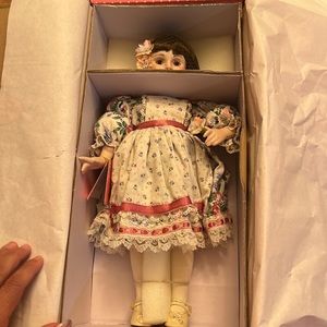NWB Paradise Galleries THIS POCRELAIN DOLL is NEW Rose. A Premier Edition
